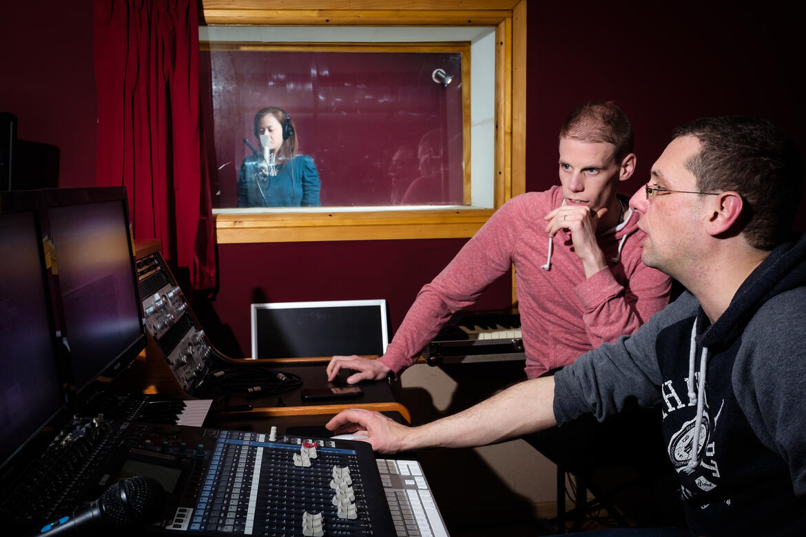 Xuân, Loïc Lannoy & David Lafilay by Dominique PERRIN